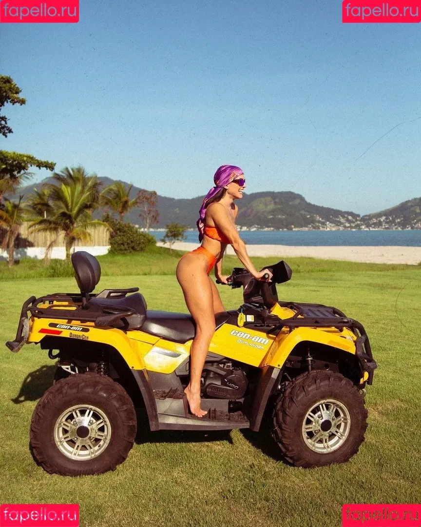 Deborah Secco / dedesecco Onlyfans Photo Gallery 