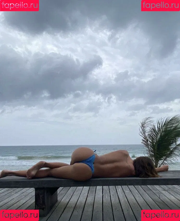 Deborah Secco / dedesecco Onlyfans Photo Gallery 