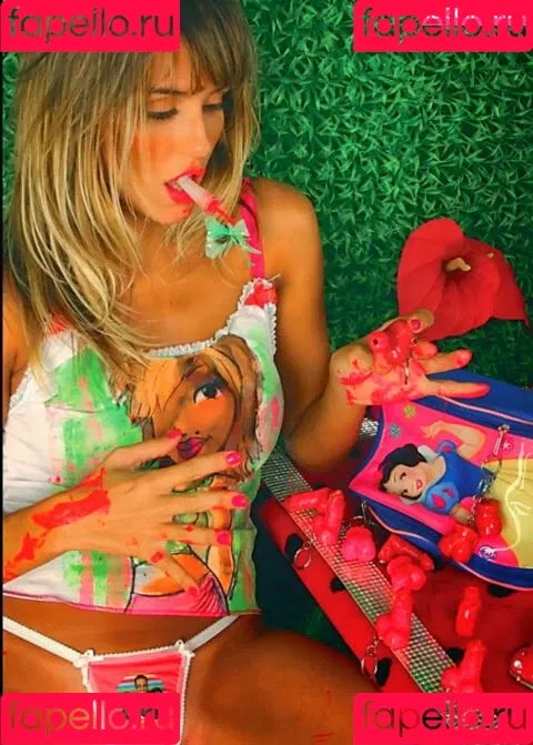 Deborah Secco / dedesecco Onlyfans Photo Gallery 