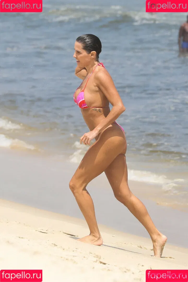 Deborah Secco / dedesecco Onlyfans Photo Gallery 