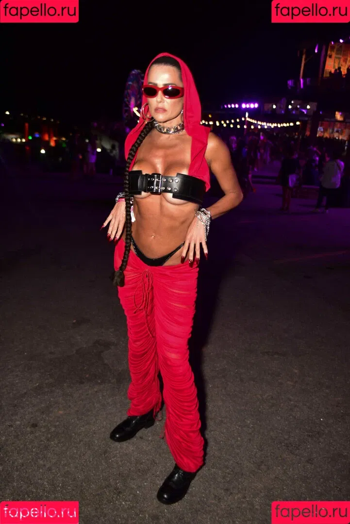 Deborah Secco / dedesecco Onlyfans Photo Gallery 