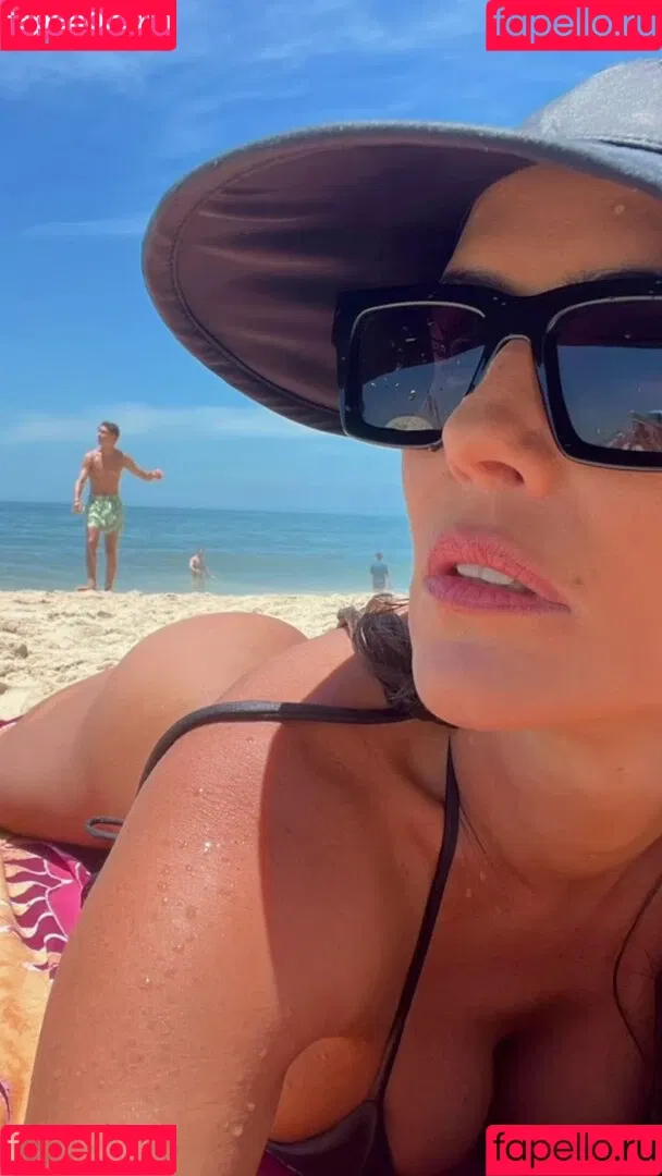 Deborah Secco / dedesecco Onlyfans Photo Gallery 