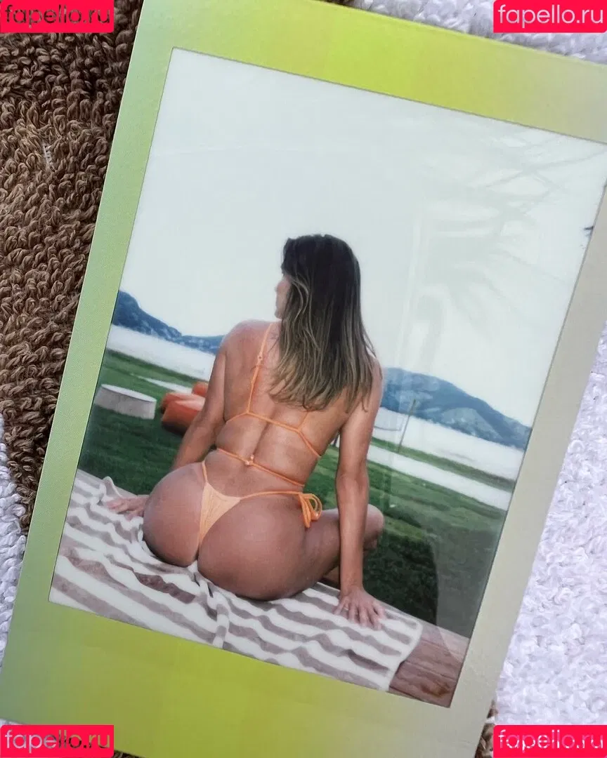 Deborah Secco / dedesecco Onlyfans Photo Gallery 