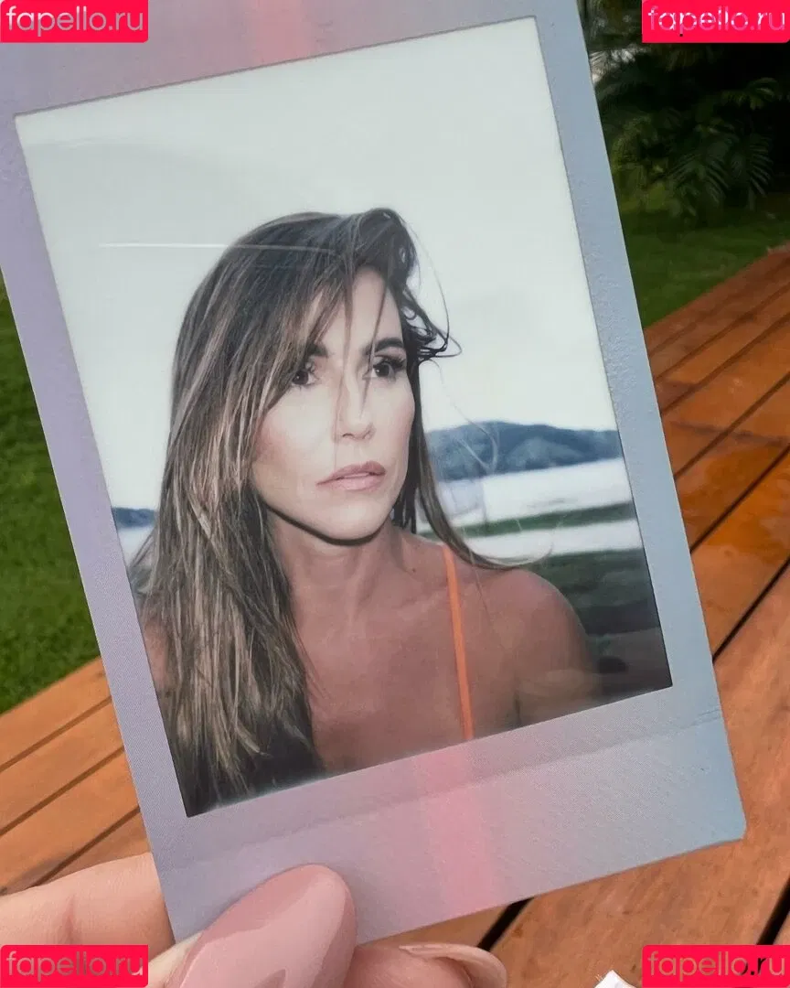 Deborah Secco / dedesecco Onlyfans Photo Gallery 