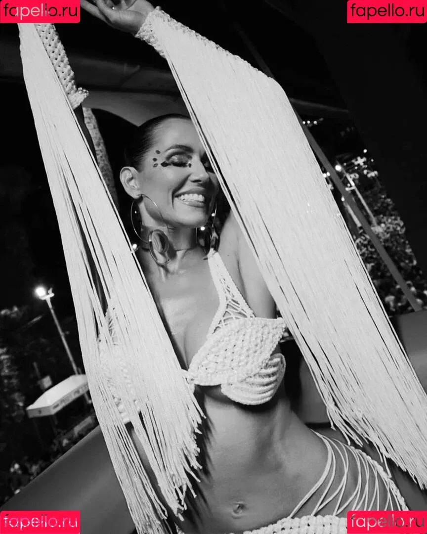 Deborah Secco / dedesecco Onlyfans Photo Gallery 
