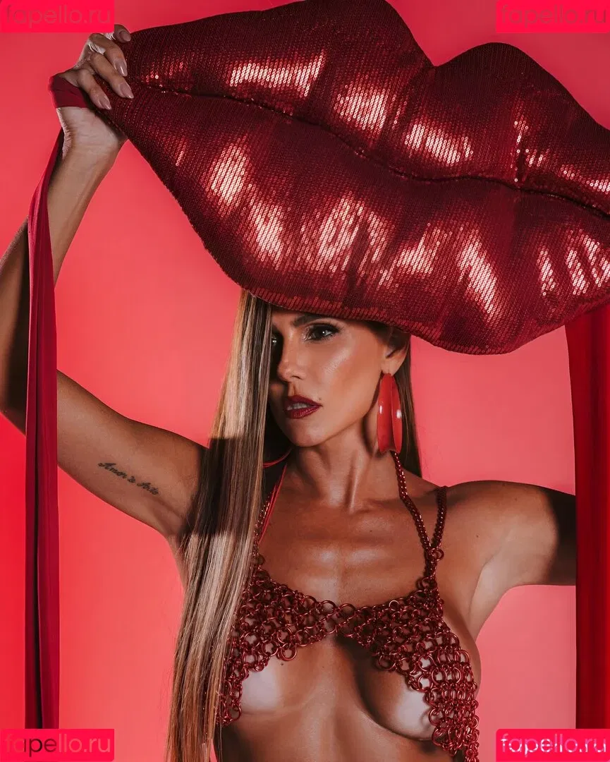 Deborah Secco / dedesecco Onlyfans Photo Gallery 