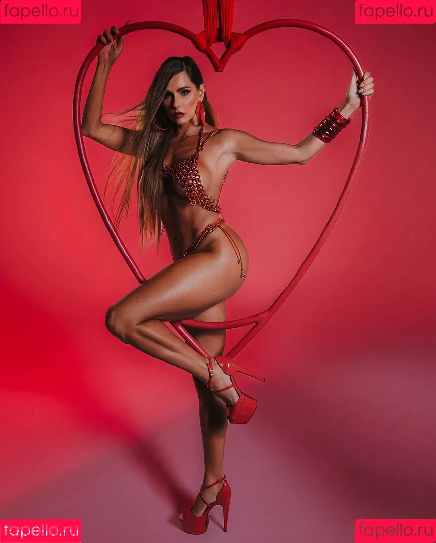 Deborah Secco / dedesecco Onlyfans Photo Gallery 