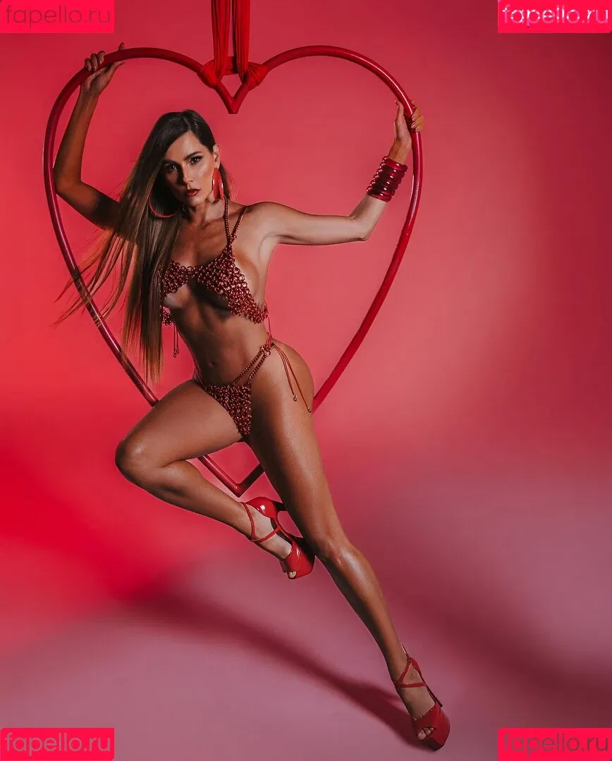 Deborah Secco / dedesecco Onlyfans Photo Gallery 