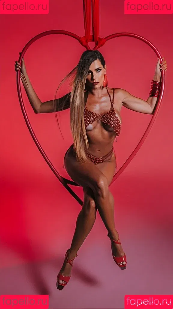 Deborah Secco / dedesecco Onlyfans Photo Gallery 