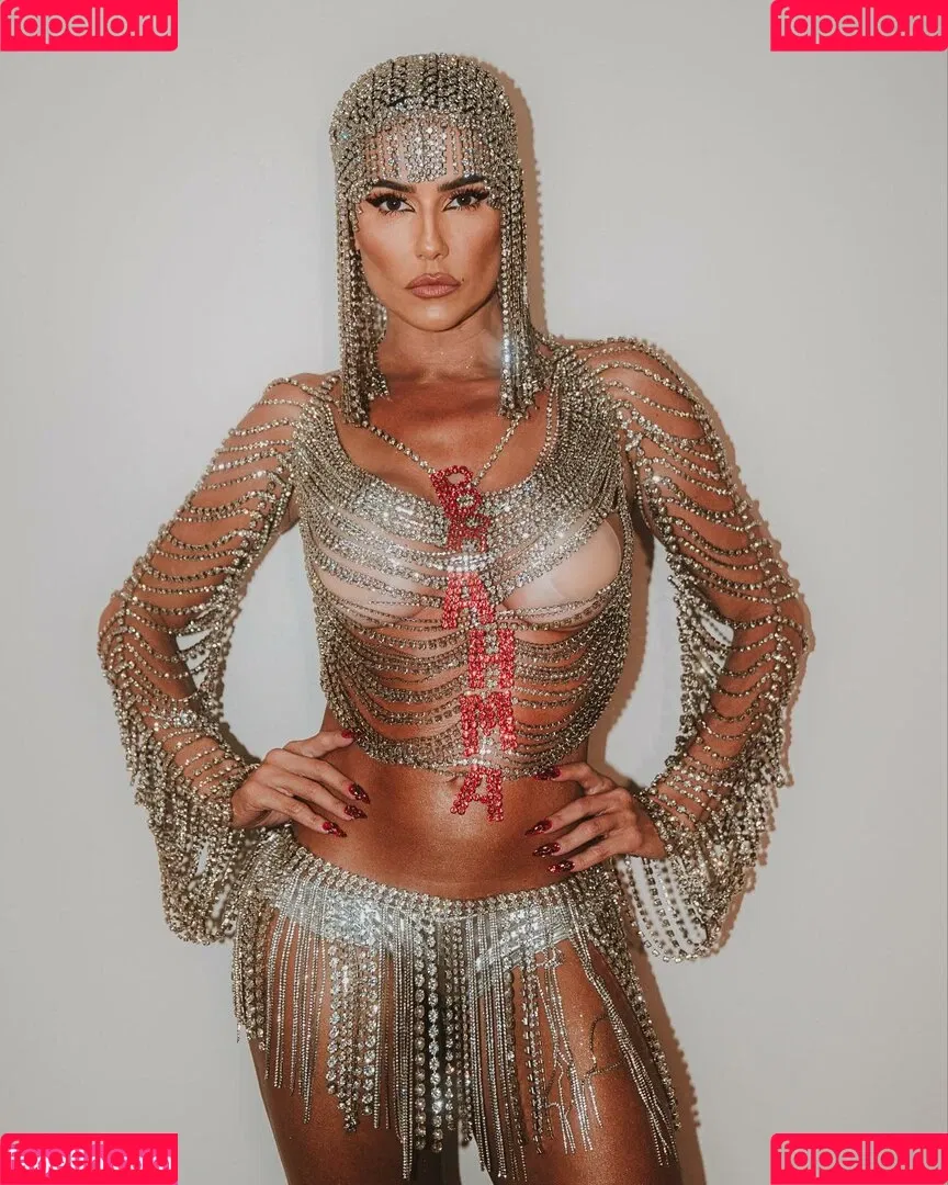 Deborah Secco / dedesecco Onlyfans Photo Gallery 