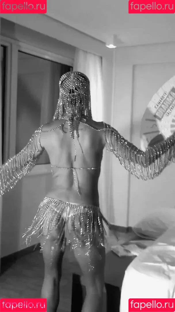 Deborah Secco / dedesecco Onlyfans Photo Gallery 