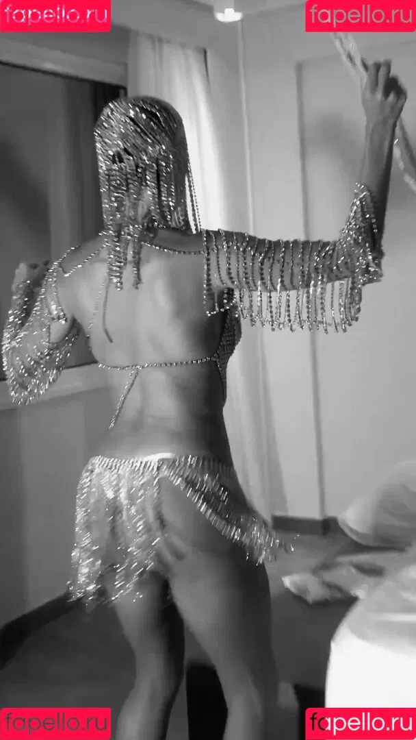 Deborah Secco / dedesecco Onlyfans Photo Gallery 