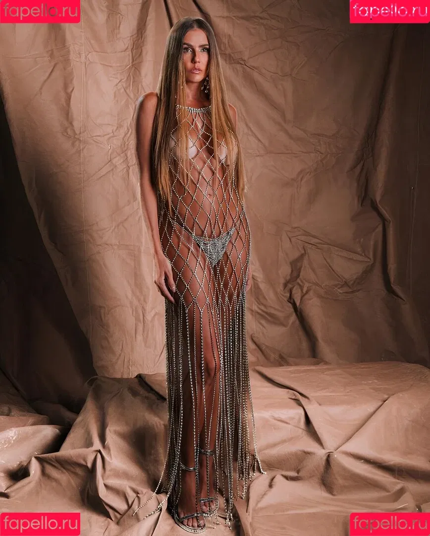 Deborah Secco / dedesecco Onlyfans Photo Gallery 