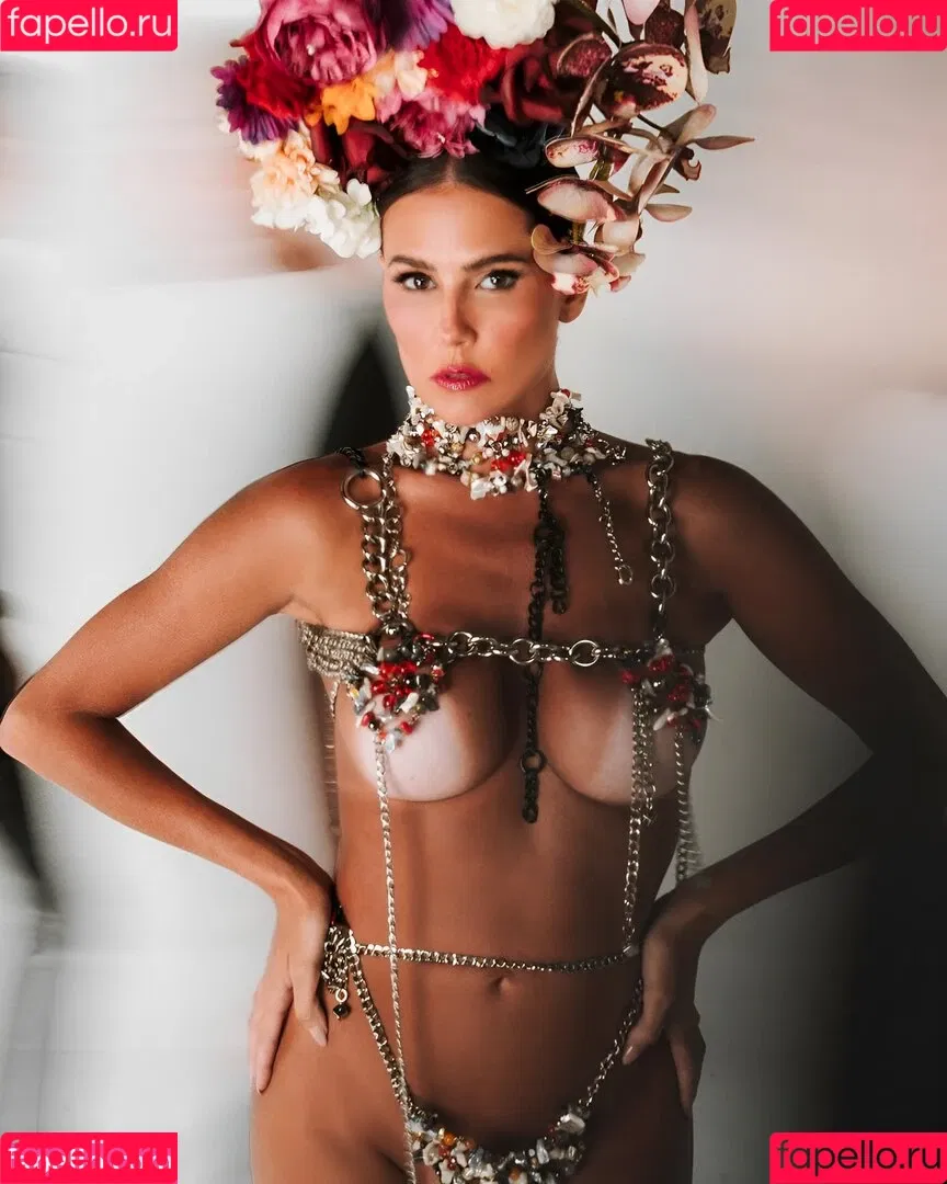 Deborah Secco / dedesecco Onlyfans Photo Gallery 