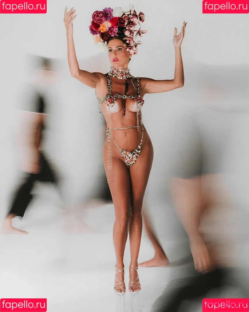 Deborah Secco / dedesecco Onlyfans Photo Gallery 