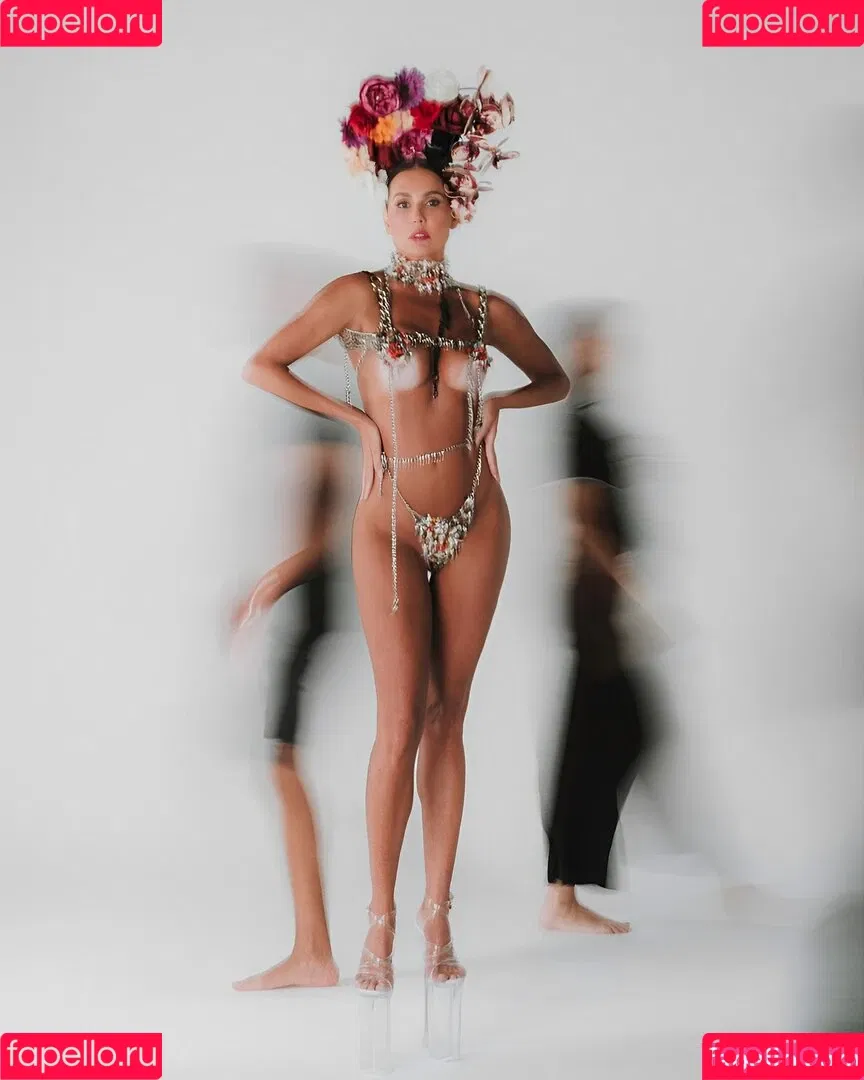 Deborah Secco / dedesecco Onlyfans Photo Gallery 