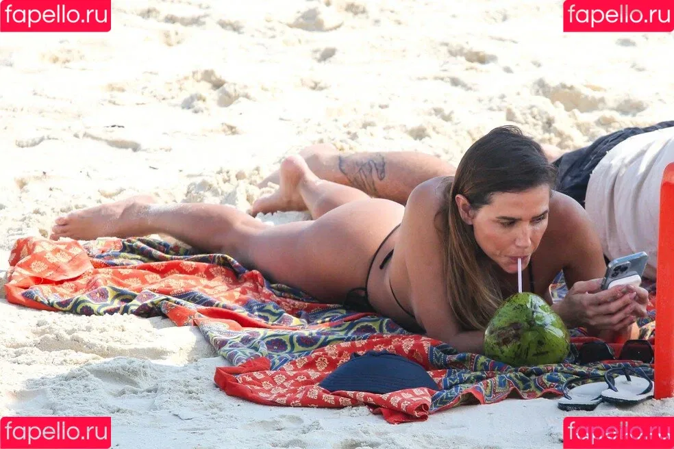 Deborah Secco / dedesecco Onlyfans Photo Gallery 