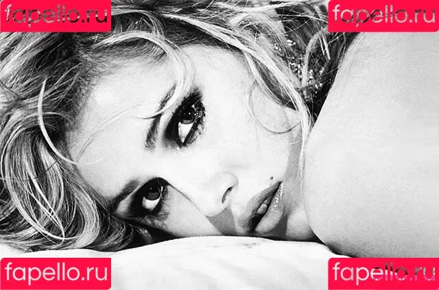 Deborah Secco / dedesecco Onlyfans Photo Gallery 