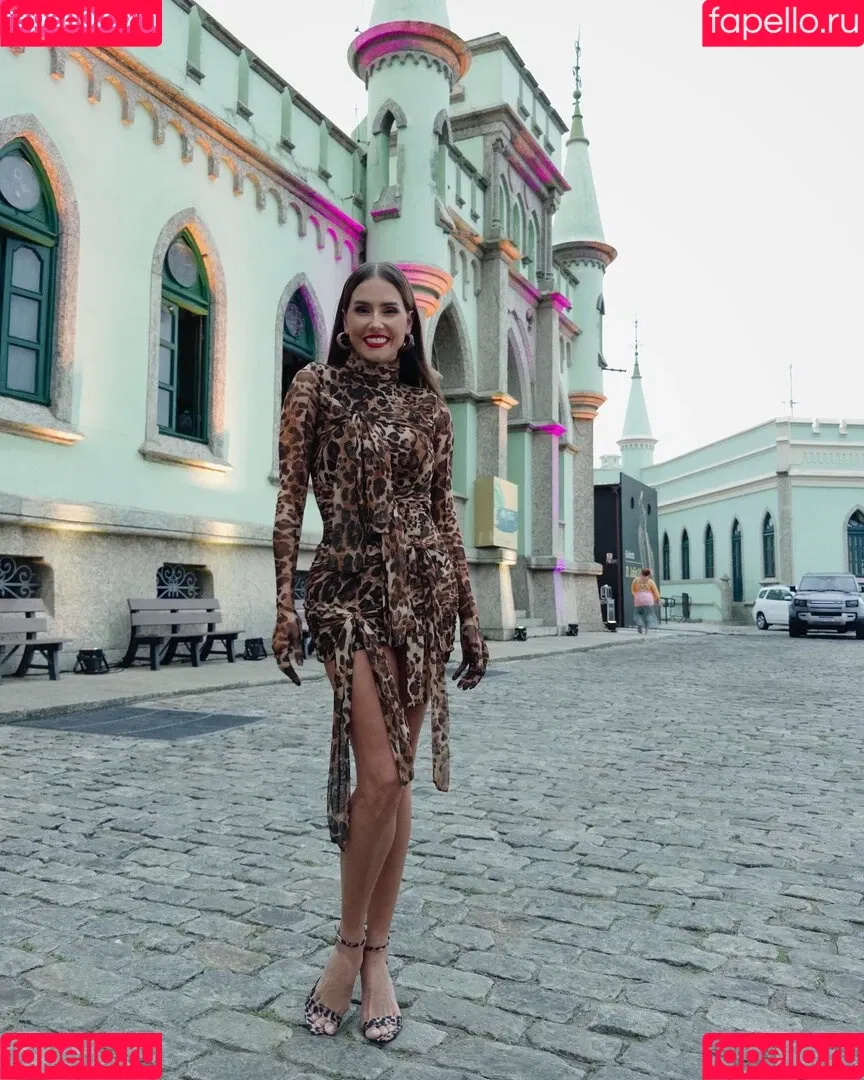 Deborah Secco / dedesecco Onlyfans Photo Gallery 