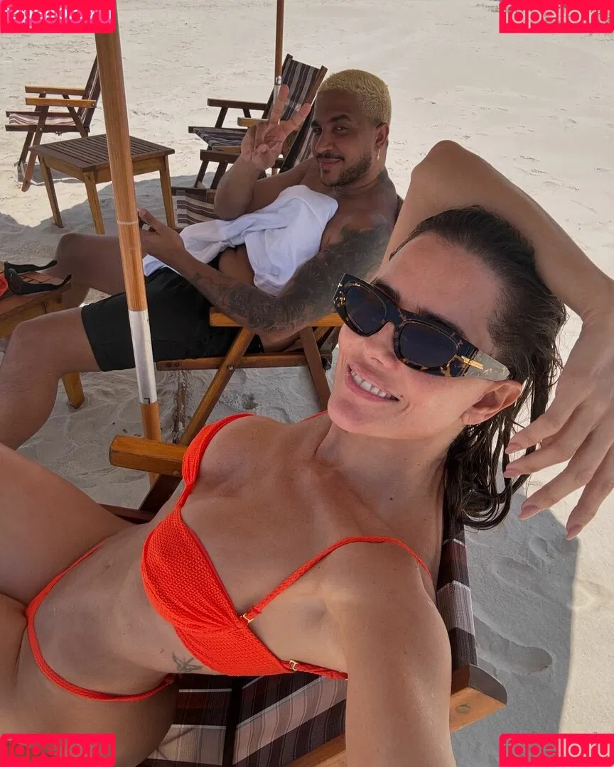Deborah Secco / dedesecco Onlyfans Photo Gallery 