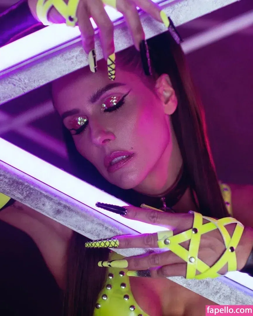 Deborah Secco / dedesecco Onlyfans Photo Gallery 