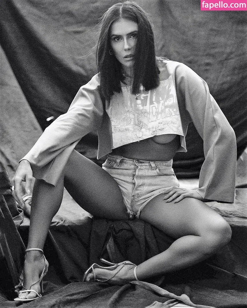 Deborah Secco / dedesecco Onlyfans Photo Gallery 