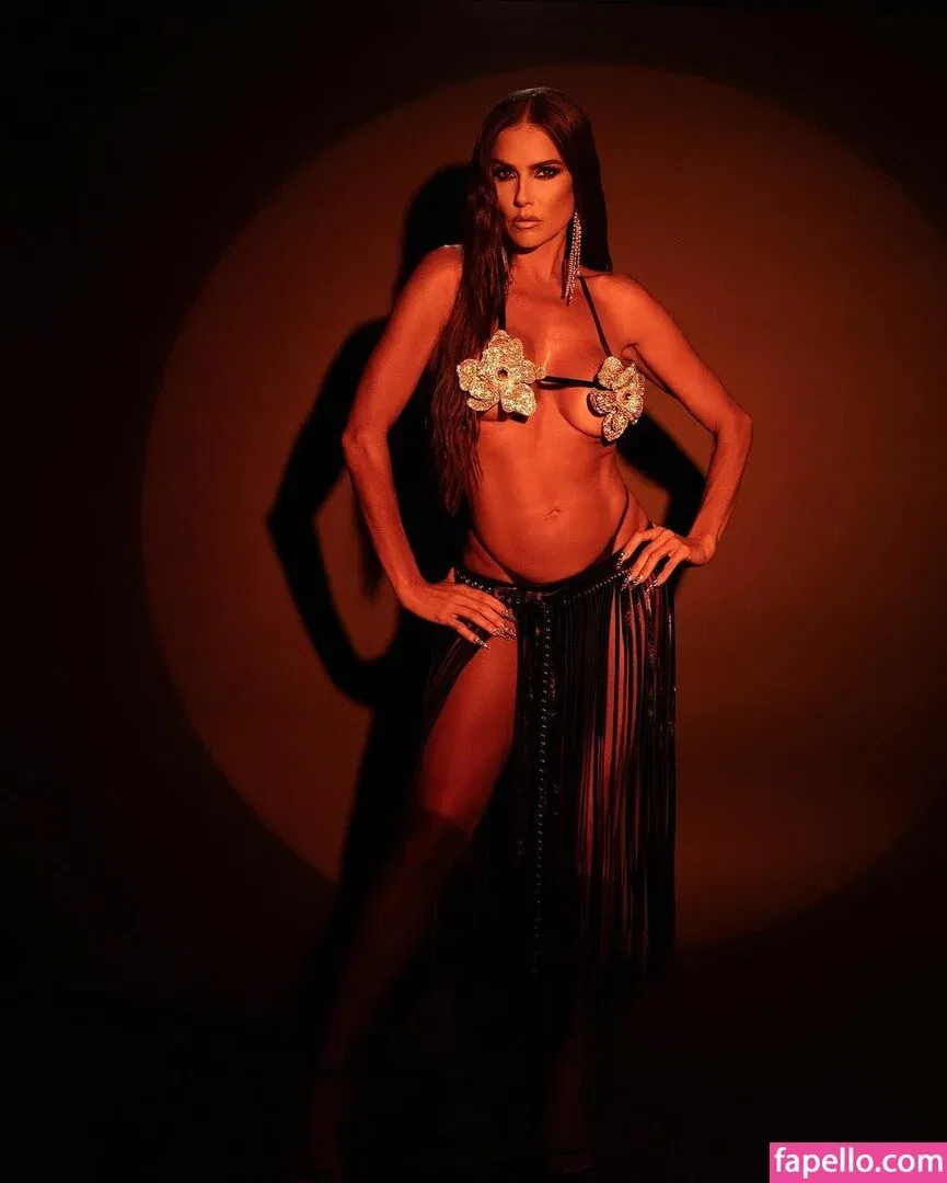 Deborah Secco / dedesecco Onlyfans Photo Gallery 