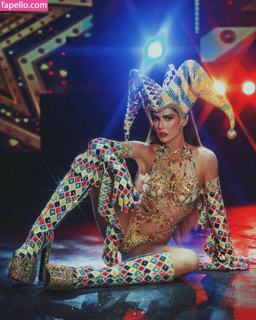 Deborah Secco / dedesecco Onlyfans Photo Gallery 