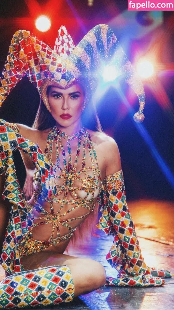 Deborah Secco / dedesecco Onlyfans Photo Gallery 