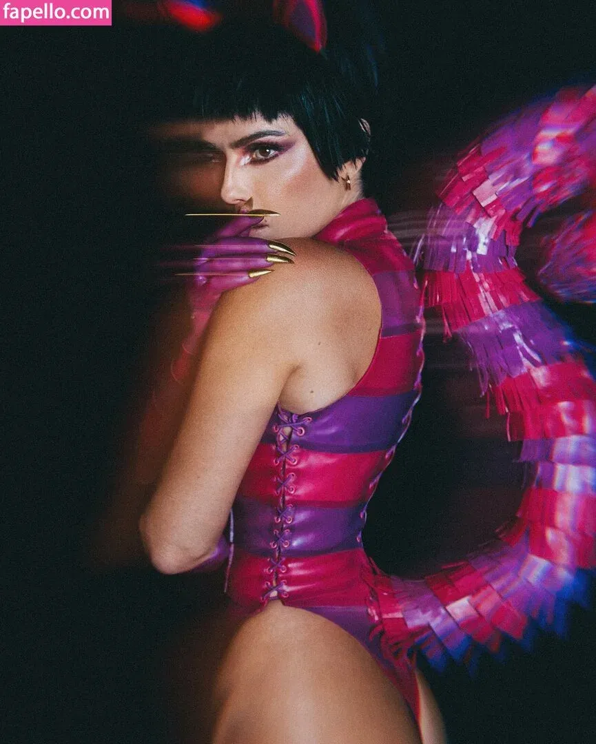 Deborah Secco / dedesecco Onlyfans Photo Gallery 