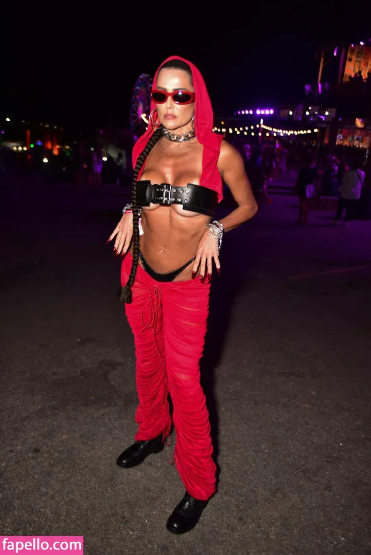 Deborah Secco / dedesecco Onlyfans Photo Gallery 