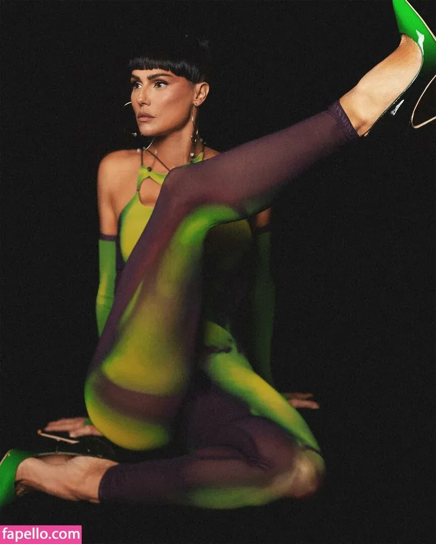 Deborah Secco / dedesecco Onlyfans Photo Gallery 