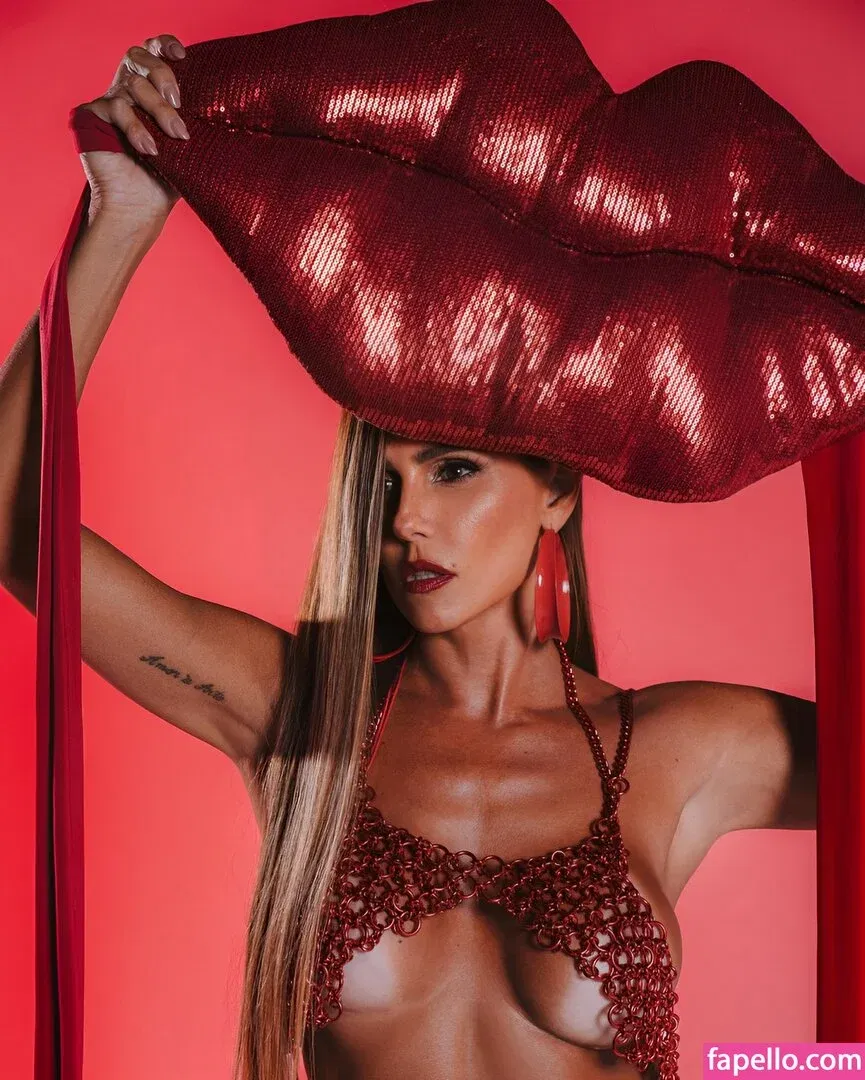 Deborah Secco / dedesecco Onlyfans Photo Gallery 