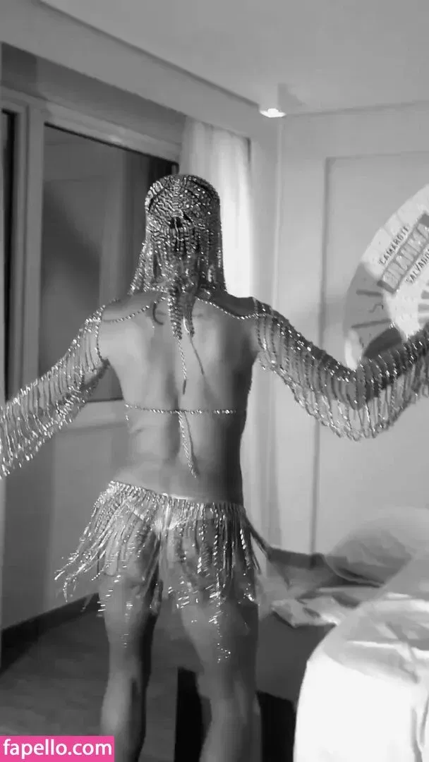 Deborah Secco / dedesecco Onlyfans Photo Gallery 