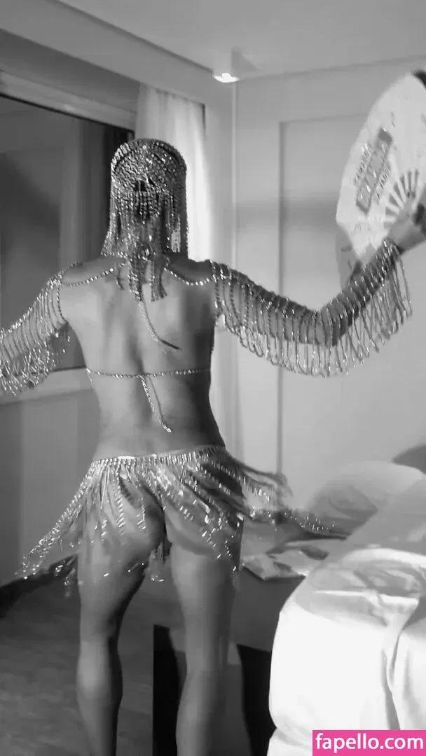 Deborah Secco / dedesecco Onlyfans Photo Gallery 