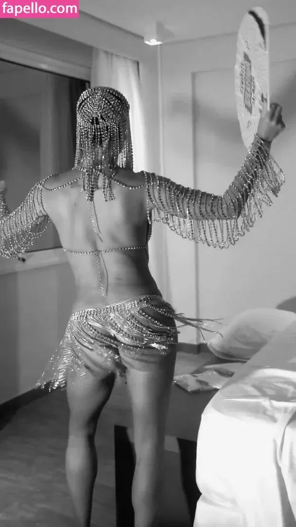 Deborah Secco / dedesecco Onlyfans Photo Gallery 