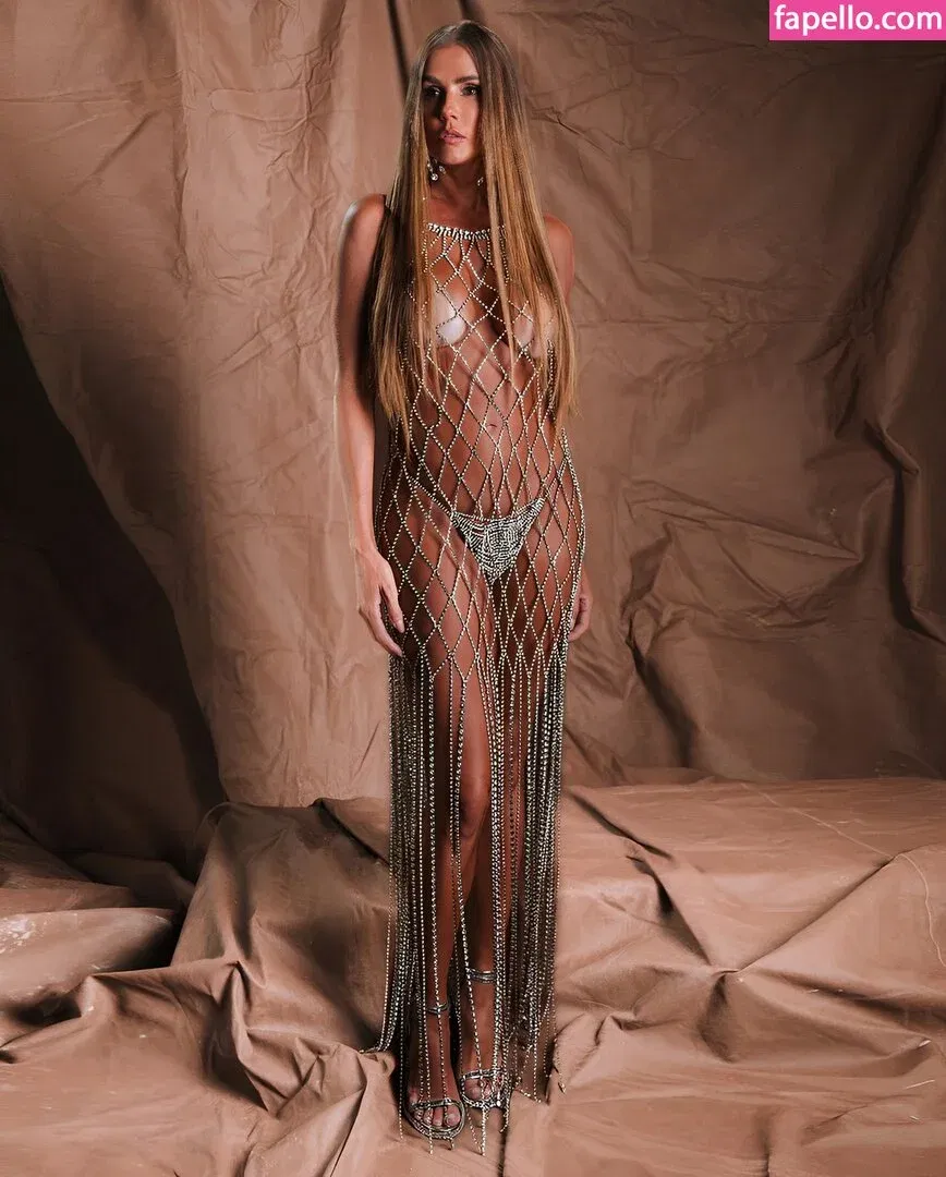 Deborah Secco / dedesecco Onlyfans Photo Gallery 