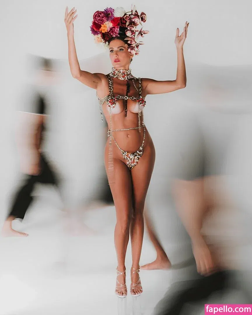 Deborah Secco / dedesecco Onlyfans Photo Gallery 