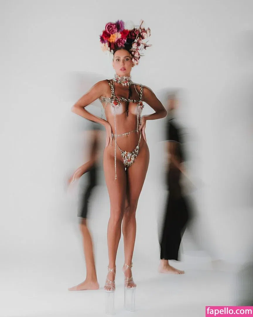 Deborah Secco / dedesecco Onlyfans Photo Gallery 