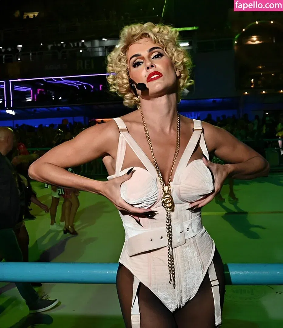 Deborah Secco / dedesecco Onlyfans Photo Gallery 