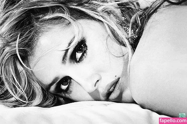 Deborah Secco / dedesecco Onlyfans Photo Gallery 