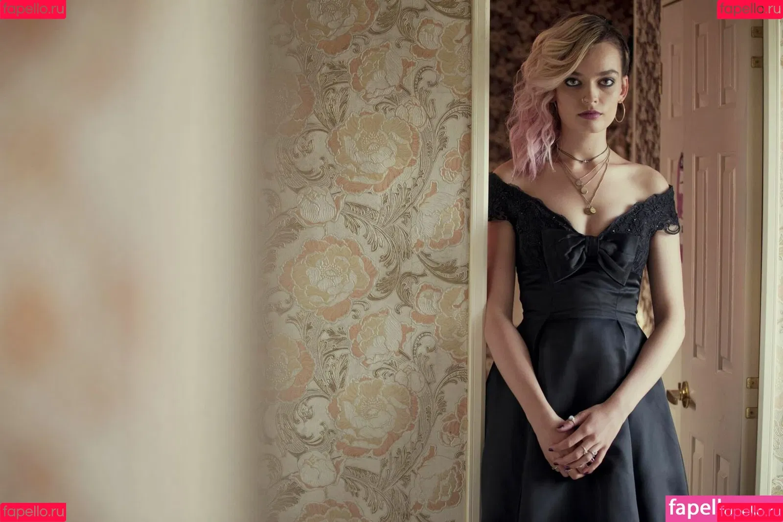 Emma Mackey / Sex Education Flaunt magazine shoot / emmatmackey Onlyfans Photo Gallery 