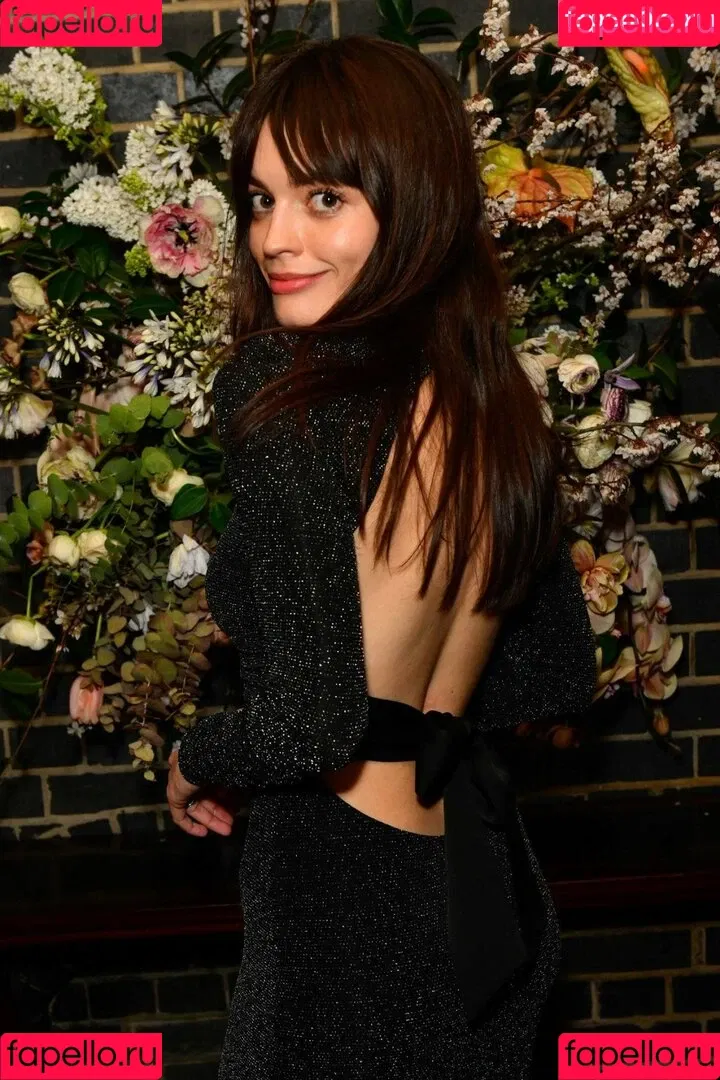 Emma Mackey / Sex Education Flaunt magazine shoot / emmatmackey Onlyfans Photo Gallery 