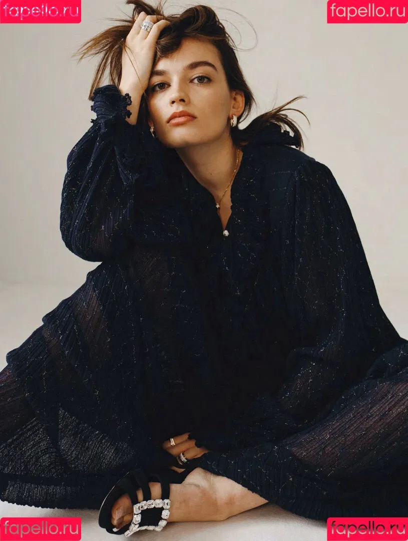Emma Mackey / Sex Education Flaunt magazine shoot / emmatmackey Onlyfans Photo Gallery 