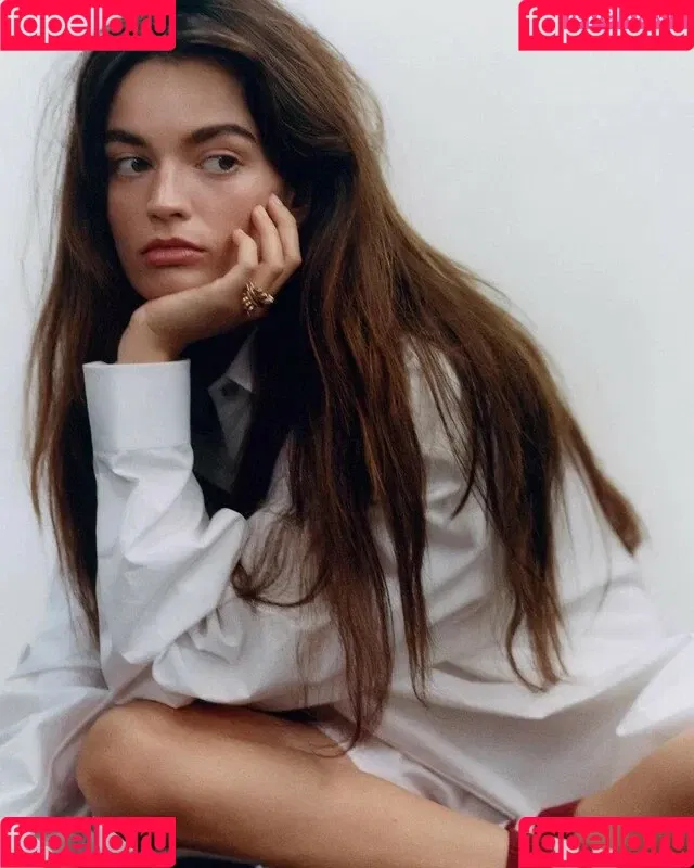 Emma Mackey / Sex Education Flaunt magazine shoot / emmatmackey Onlyfans Photo Gallery 