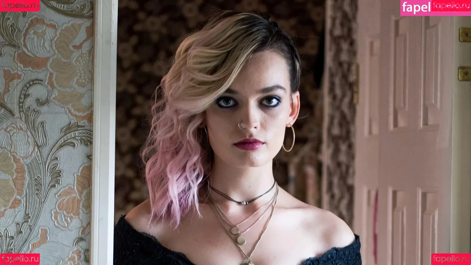 Emma Mackey / Sex Education Flaunt magazine shoot / emmatmackey Onlyfans Photo Gallery 