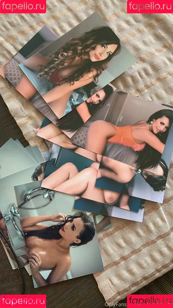 Esmeeteaches / Xoesmeerose Onlyfans Photo Gallery 
