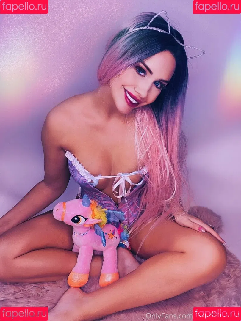 Esmeeteaches / Xoesmeerose Onlyfans Photo Gallery 