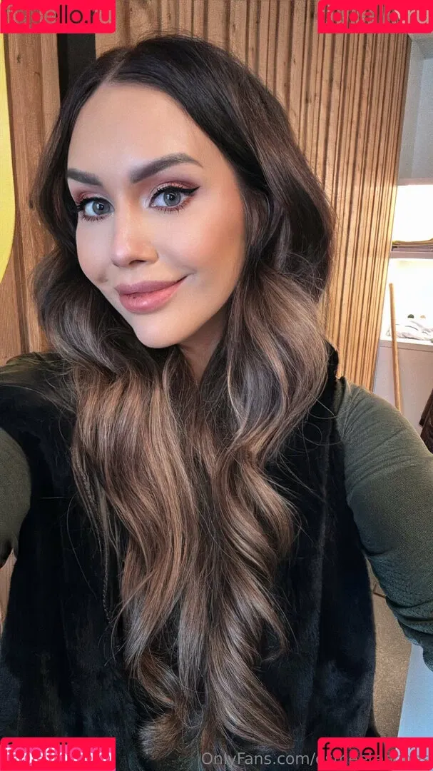 Esmeeteaches / Xoesmeerose Onlyfans Photo Gallery 