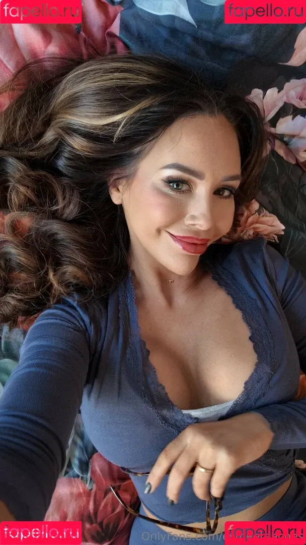 Esmeeteaches / Xoesmeerose Onlyfans Photo Gallery 